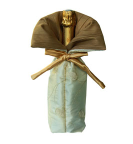 Flaschen-Tasche cremefarben mit Ornamenten
