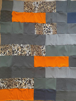 Patchwork Decke, Kuscheldecke aus Strickstoff, Sweatstoff und Fleece