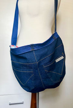Beuteltasche aus alten Jeanshosen