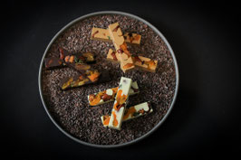 Schokoladenfrucht Riegel mit karamellisierten Nüssen