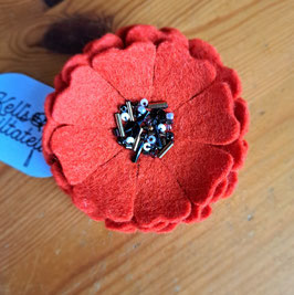 Viltcorsage cognackleur met kleine kraaltjes