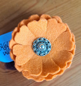 Viltcorsage zalm met Zeeuwse knoop