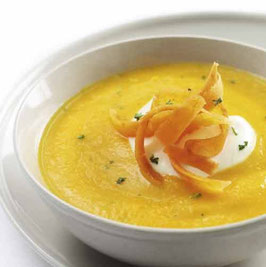 Vegetarische Möhren-Orangen-Suppe mit Ingwer