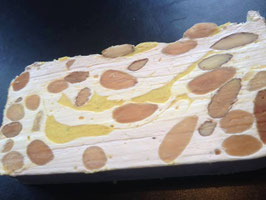 PA's Noga. Met amandel abrikoos en gele chocola