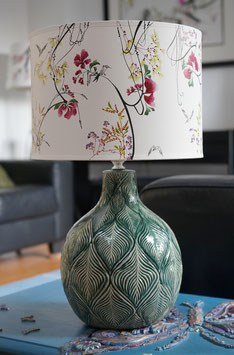 Große Lampe asiatischem Einfluss mit Keramiksockel