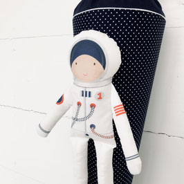 KLASSIK mit PUPPE, ASTRONAUT