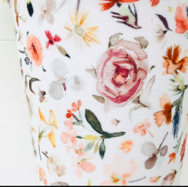 Garderobe MUSSELIN auf weißem Brett, AQUARELLFLOWERS