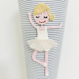 NANA mit HÄKELBILD,  BALLERINA