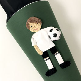 Kitatüte KLASSIK mit HÄKELBILD, FUSSBALLER auf TANNENGRÜN