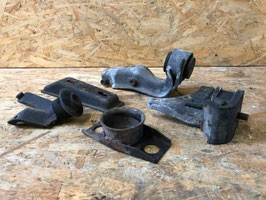 VW Golf 1 - Motorlager Motorhalter Satz - ohne rechten Motorhalter (PARTS*)