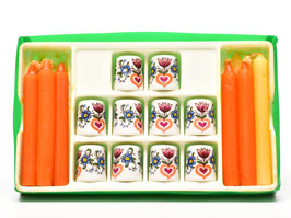 Vintage set Rösler Exquisit met 10 keramische kandelaars met 9 oranje en witte kaarsen