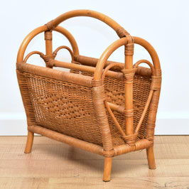 Rotan krantenbak
