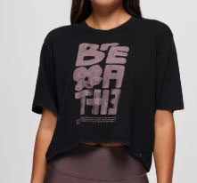 EVERYDAY GRAPHIC CROP TEE PRANA ( Summer 2025 )
