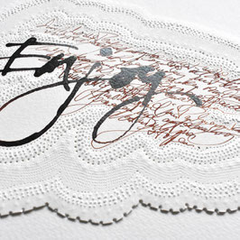 Papierarbeit "Enjoy"