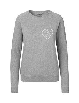 Taillierter «Liebe für Alle» Sweater weiß - "Direkt auf's Herz"