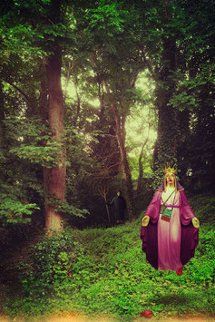 Reine dans la forêt