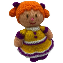 AMIGURUMI TEJIDO A MANO - MUÑECA CABELLO NARANJA