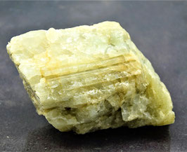 AQUAMARIN, meergrüner Rohstein