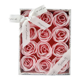 Mathilde M - Coffret de 12 roses en feuilles de savon rose et blanches - Parfum Rose