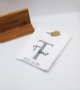 Kids Kurzarm T-Shirt Anfangsbuchstabe, Name & Geburtsjahr | verschiedene Farben & Größen