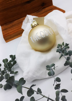 Weihnachtskugel, Christbaumkugel | mit Name personalisiert | creme matt oder creme glänzend
