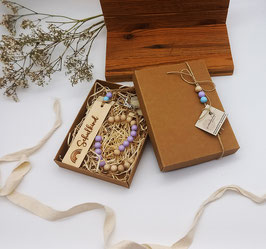 Schulkind Geschenkset Box Kraftkarton mit Rechenkette in natur-lila & Kinder Lesezeichen Regenbogen