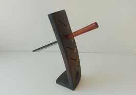 Messerhalter-Unikat aus Weinfass-Dauben dunkel - VARIANTE 3