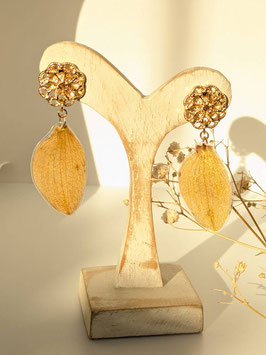 Boucle d'oreille de pétale d'Orchidée irisée dorée, clou d'oreille laiton "fleur"