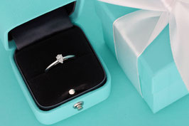 0.22 Karat tropfenförmiger Verlobungsring, Gr. 51,5 Platin Tiffany&Co.