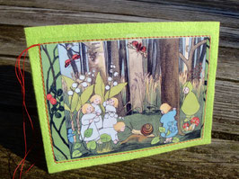 BABYKARTE mit Plastikfolie und auf Filz genäht - Die Wurzelkinder "im im Wald"