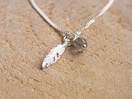 FEATHER Kette mit Feder und Labradorit