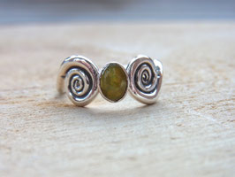 CAT EYE Ring mit grünem Katzenauge (Chrysoberyll) und Spiralen - Silber - Unikat