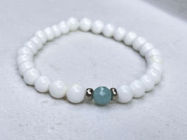 Armband weißer Perlmutt und Amazonit