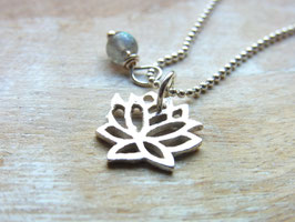 LOTUS FLOWER Kette mit Lotusblume und Labradorit Perle