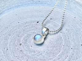 Kette mit rundem Mondstein Anhänger Silber