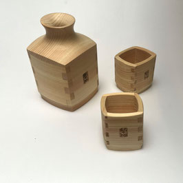 Service à saké en bois de Hinoki 1 verseuse et 2 coupelles carrées
