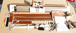 Singer Strickmaschine mit Zubehör siehe Bilder (G1726)