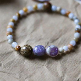 Edelstein-Armband mit lila Iolith und Jaspis-Kügelchen, Nr.13