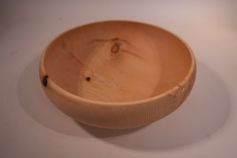 Handgefertigte Schale aus Zirbenholz.