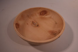 Handgefertigte Schale aus Zirbenholz.