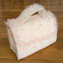 BEAUTYCASE IN TULLE RICAMATO ROSA
