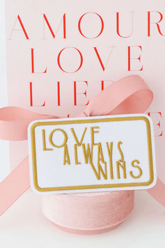 Love Always Wins Aufbügelpatch