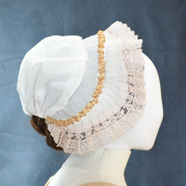 Spitzen/Batist Haube „Rénee“  -  Lace/Batiste Cap " Rénee"