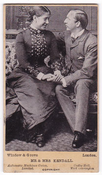 William Hunter and Madge Kendal. Automatic Machines Union. Window & Grove CDV