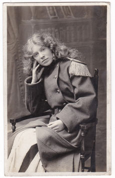Isla Garnet Vayne as Trilby. Signed postcard