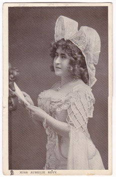 Aurélie Révy. Hungarian soprano. Tucks 5712