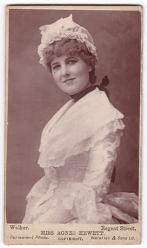Agnes Hewitt. Walker, London. Taunus ad. CDV