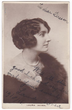 Laura Novea. Belgian soprano. Signed postcard dated 1916