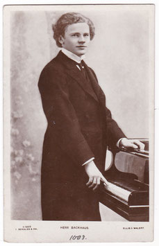 Wilhelm Backhaus. Pianist. Beagles G 1003