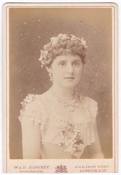 Connie Gilchrist. Actress, artists model and the Countess of Orkney. W & D Downey cabinet photo